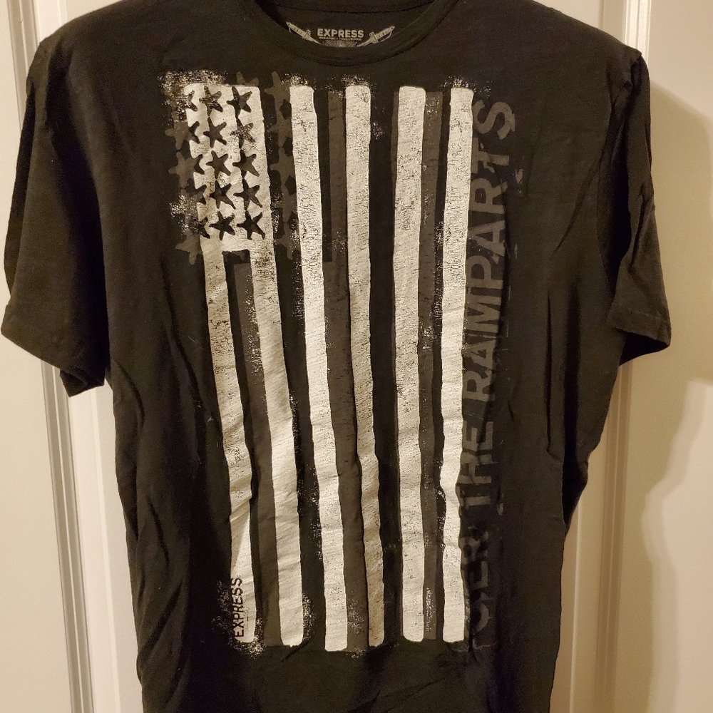 Express O'er the ramparts tee